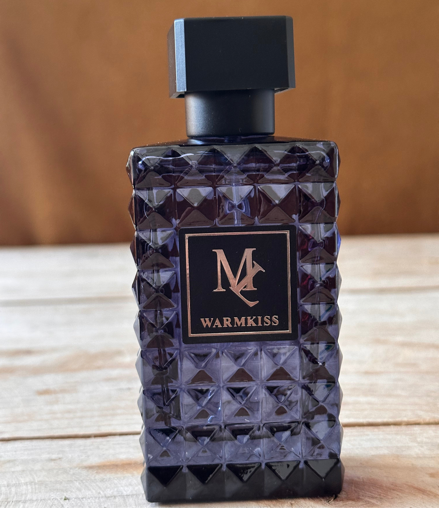 Parfum homme Warmkiss Édition Blue.